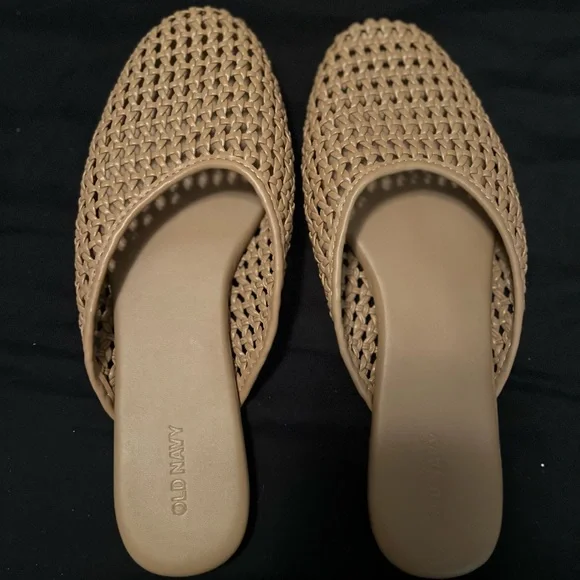 Old Navy Women's Tan Woven Slip-On Shoes - Picture 1 of 5